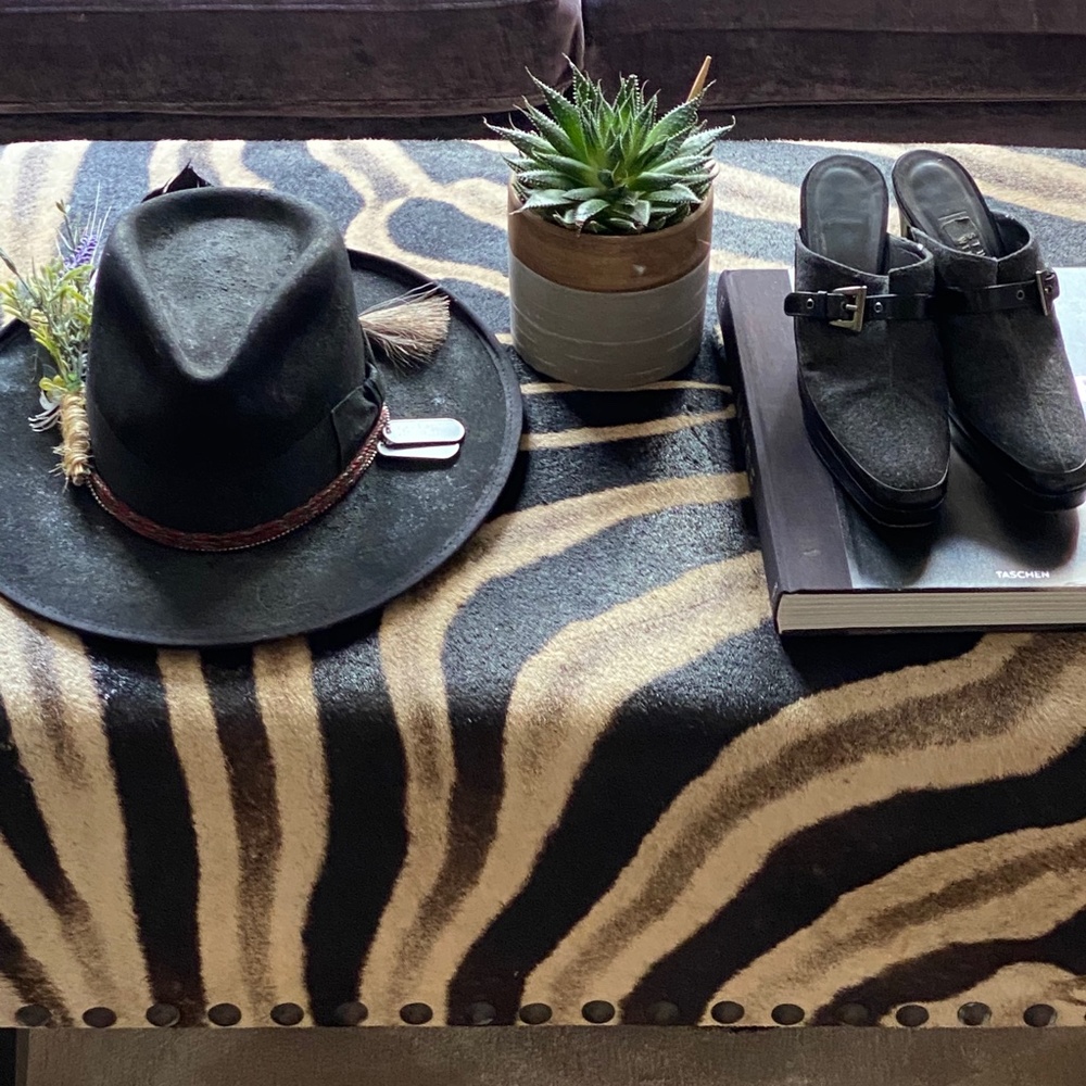 Stuart Weitzman Slip On Mule Square Toe Heel Grey - image 2